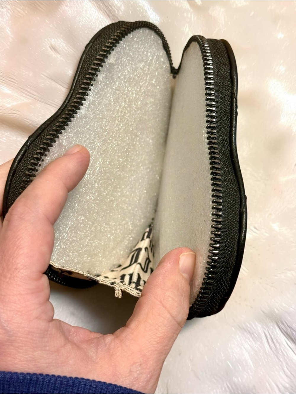 Juicy Couture Heart Coin Purse | NWT Black Quilted Faux Leather Zip Pouch - Picture 7 of 8